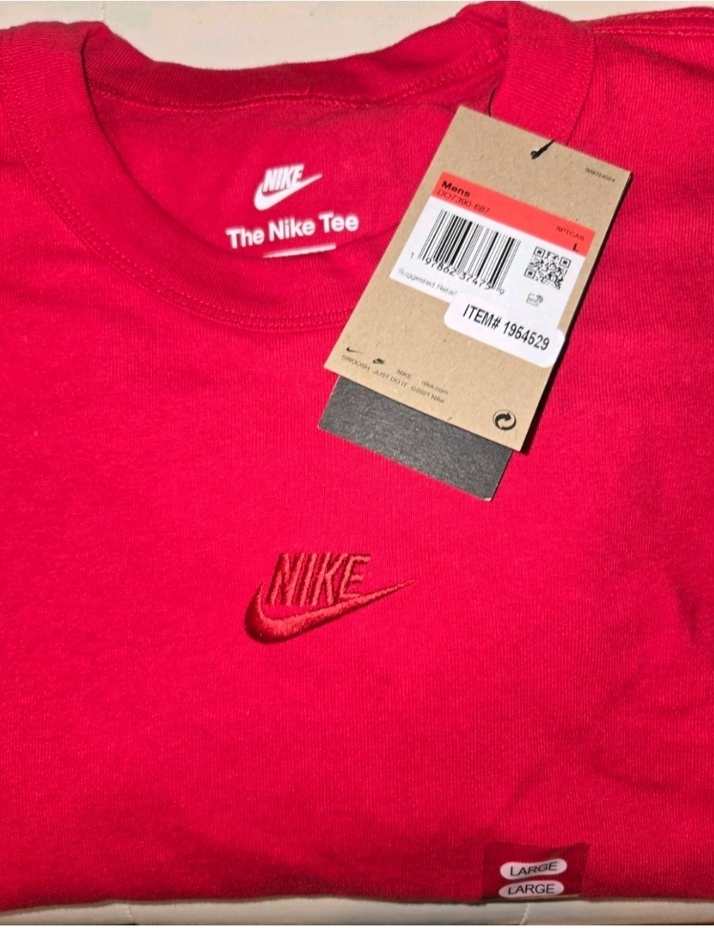 New Nike Men's Long Sleeve Red Nike Sportswear Premium Essentials